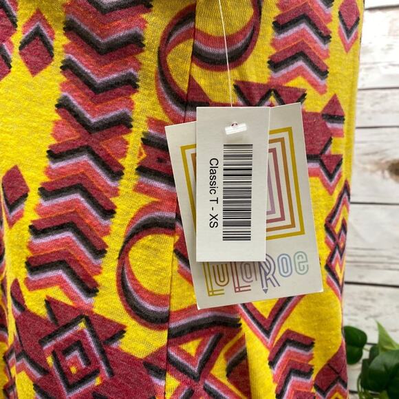 LuLaRoe Classic T T-Shirt XS Distressed Yellow Pink Black Geometric NWT New - Picture 2 of 8